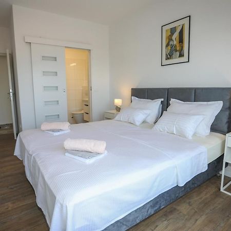 Stella Maris, Hvar - Rooms With A Balcony And A Stunning Sea View フヴァル エクステリア 写真