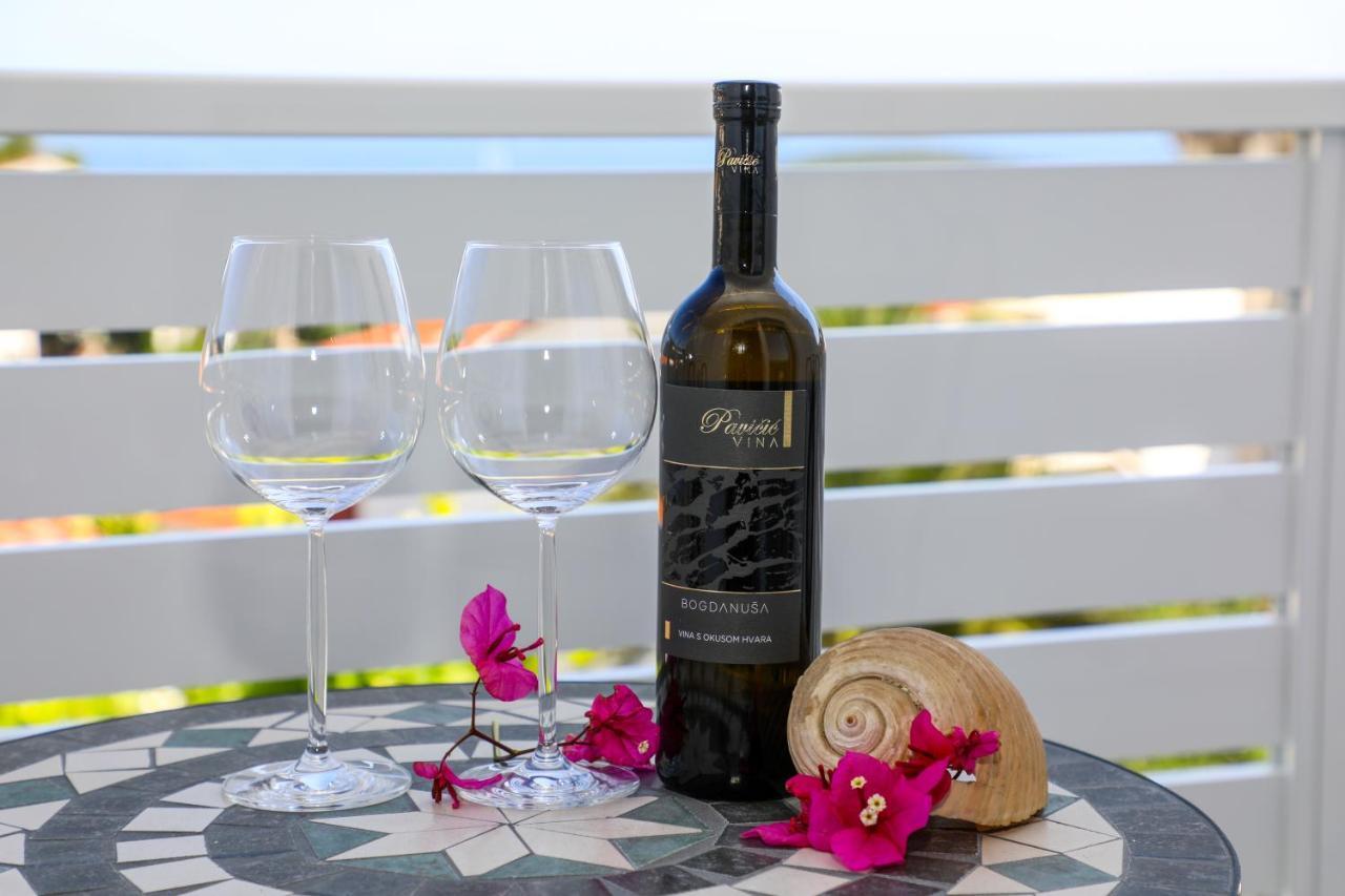 Stella Maris, Hvar - Rooms With A Balcony And A Stunning Sea View フヴァル エクステリア 写真