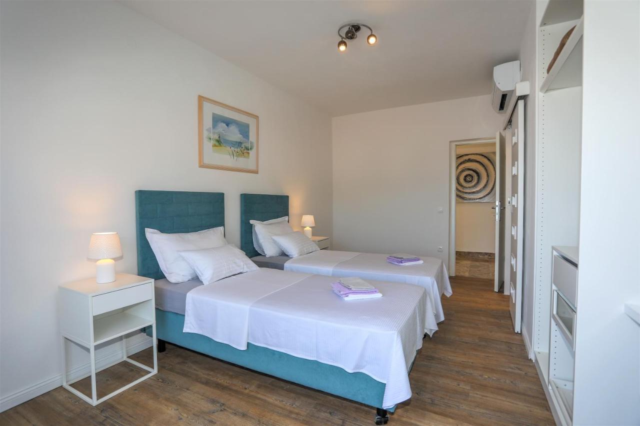 Stella Maris, Hvar - Rooms With A Balcony And A Stunning Sea View フヴァル エクステリア 写真