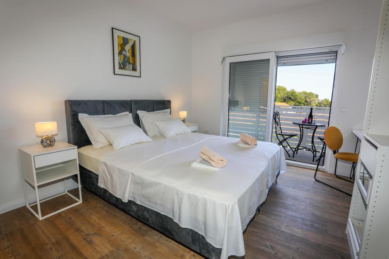Stella Maris, Hvar - Rooms With A Balcony And A Stunning Sea View フヴァル エクステリア 写真