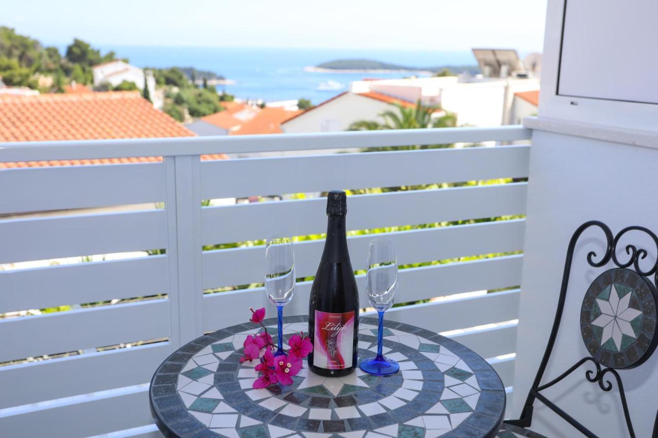 Stella Maris, Hvar - Rooms With A Balcony And A Stunning Sea View フヴァル エクステリア 写真