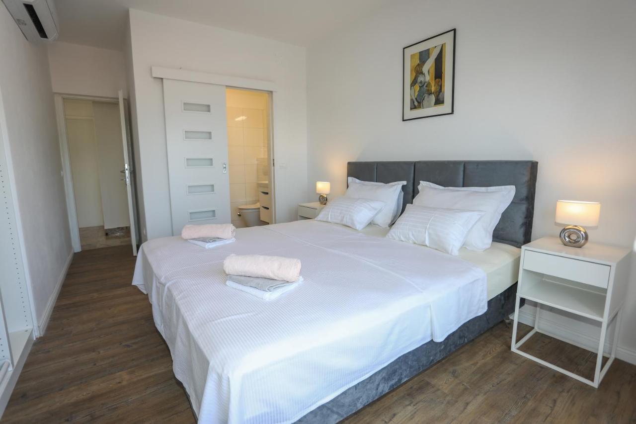 Stella Maris, Hvar - Rooms With A Balcony And A Stunning Sea View フヴァル エクステリア 写真